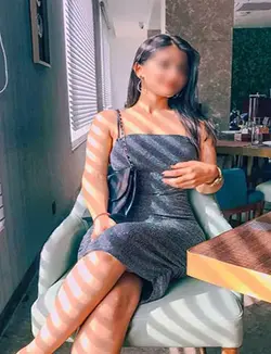 Rosia 22 year hot Escort in Ahmedabad 